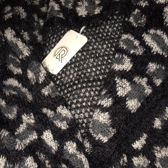 Fashion Apparel Eyelash Leopard Vest - Picture 5 of 8